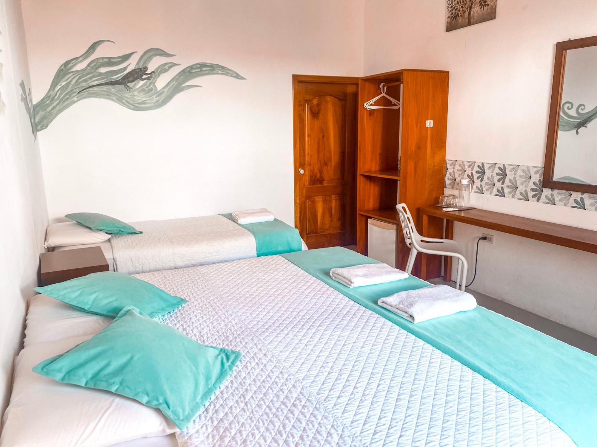 Hotel Coral Blanco With High Speed Internet Starlink And Galapagos Tour Operator Puerto Villamil Exterior foto