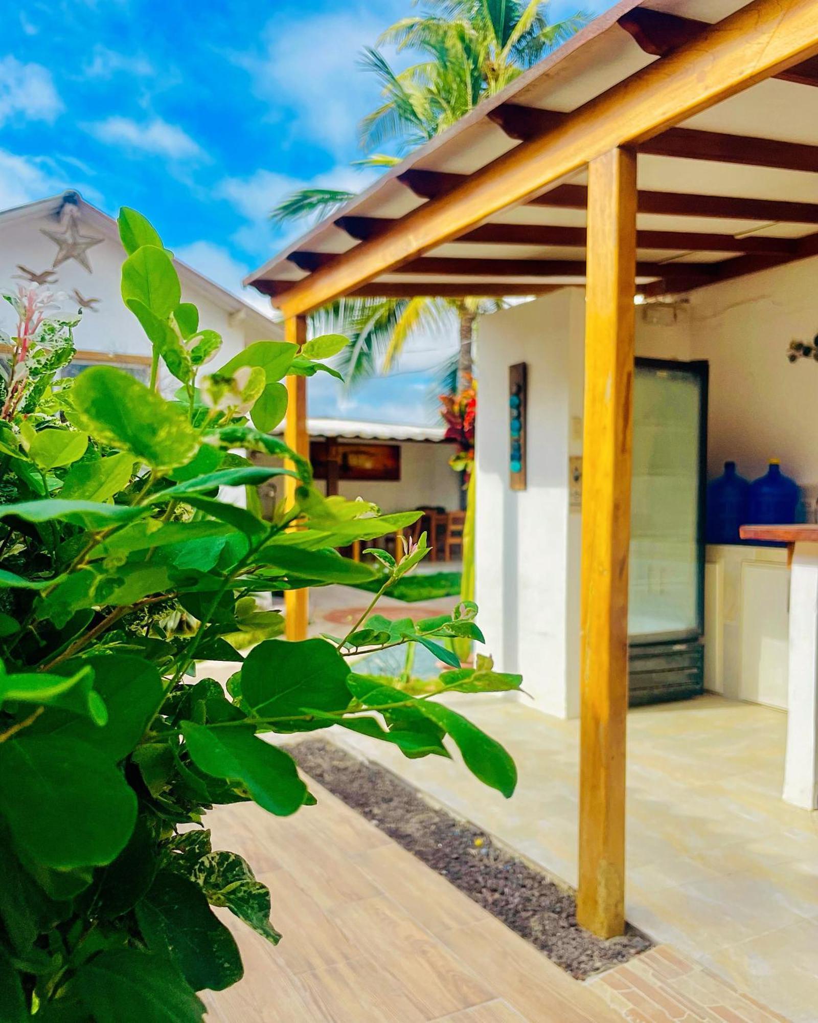 Hotel Coral Blanco With High Speed Internet Starlink And Galapagos Tour Operator Puerto Villamil Exterior foto